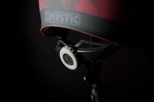 Kask do sportów wodnych Mystic MK8X - regulacja