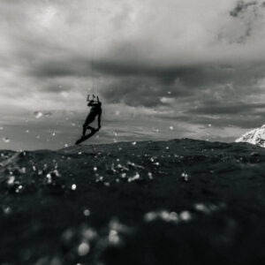 Pianka z kapturem Prolimit Predator - plener